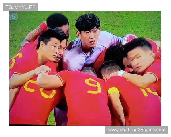 中国足球队迎战亚洲劲旅 热身赛拼搏全力备战世预赛