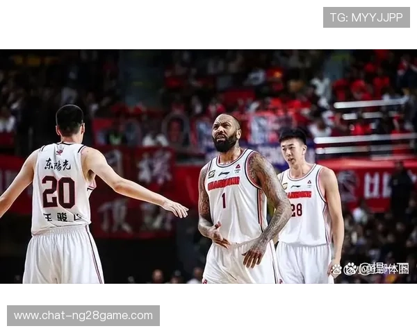 CBA季后赛激战正酣广东队逆转夺冠球迷热议焦点赛事精彩瞬间 CBA季后赛激战正酣广东队逆转夺冠球迷热议焦点赛事精彩瞬间