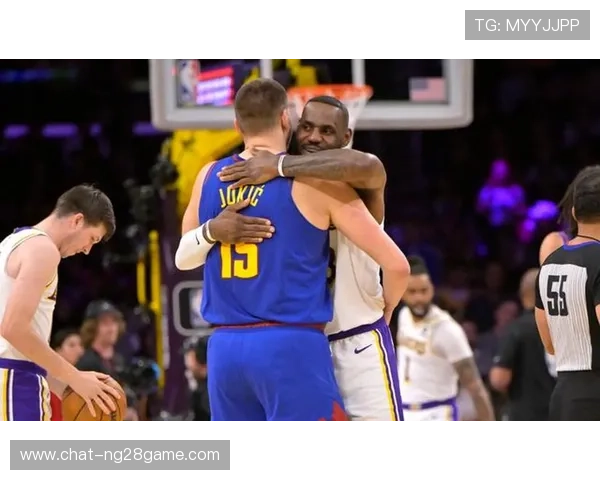 NBA焦点之战群星爆发新秀崛起季后赛席位争夺进入白热化阶段 NBA焦点之战群星爆发新秀崛起季后赛席位争夺进入白热化阶段