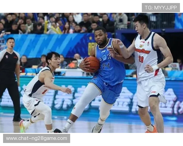 CBA新赛季开幕：各队争夺季后赛席位激烈对决吸睛